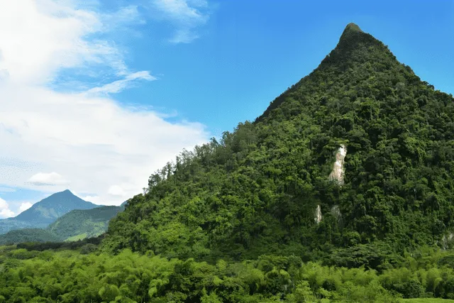 Estos elementos históricos y culturales, junto con las leyendas locales, hacen del Cerro Tusa un destino atractivo. Foto: Freepik   