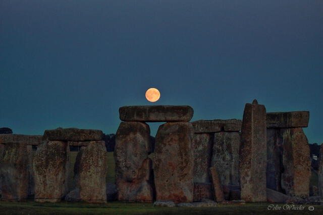  Stonehenge se construyó en varias etapas entre el 3000 y el 2000 a.C., aunque algunas partes pueden ser incluso más antiguas. Foto: Polin Wheeler/Guioteca   