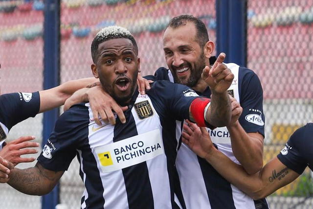 Jefferson Farfán regresó a Alianza Lima en el 2021. Foto: Liga 1   