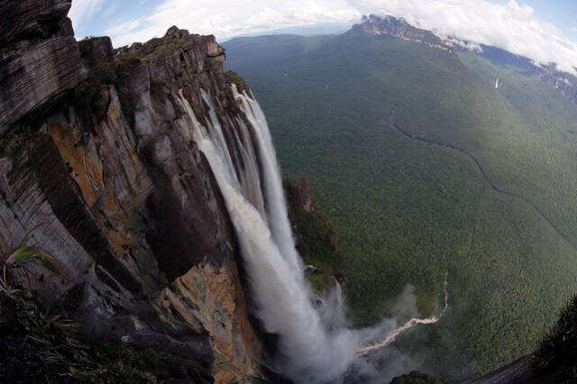 La catarata Salto Ángel, donde se encontraron algunas pinturas, es conocida por ser la catarata más alta del mundo. Foto: Rodolfo Gerstl   
