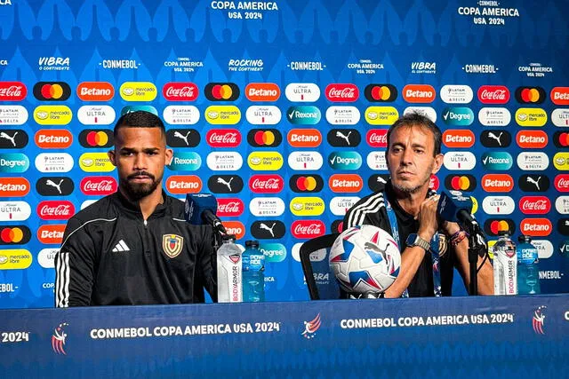Fernando Batista y Yangel Herrera brindaron una conferencia de prensa. Foto: la Vinotinto   