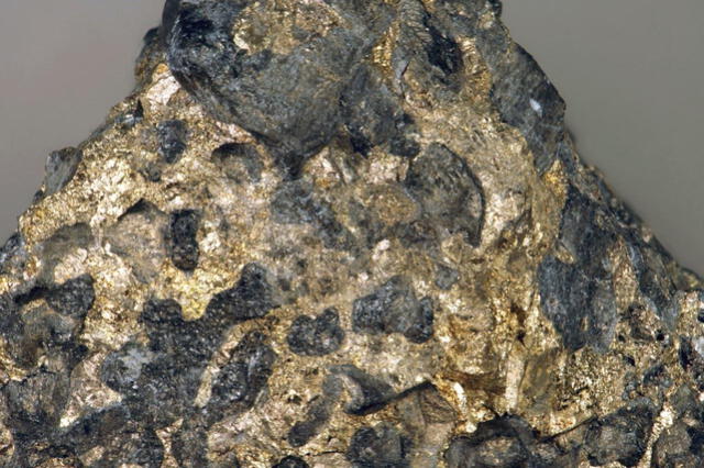  El rodio se extrae a través de la minería de otros metales del grupo del platino. Foto: GeologyScience   