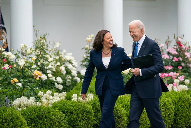  El presidente de los Estados Unidos, Joe Biden, le dio su apoyo a Kamala Harris en una llamada telefónica: "Te estoy observando, niña. Te quiero" Foto: @JoeBiden/X    