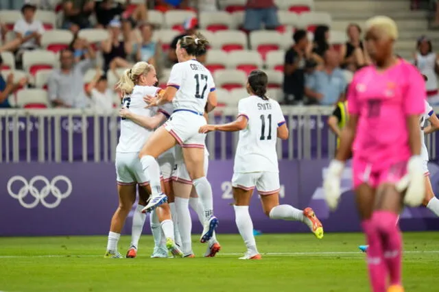 Estados Unidos arrancó su debut en París 2024 con una goleada ante Serbia. Foto: NBC.   