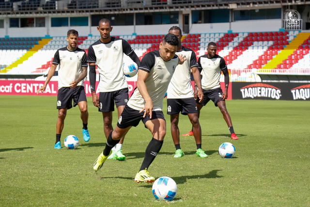  Olimpia se prepara para enfrentar a Independiente de Panamá. Foto: Olimpia/X   