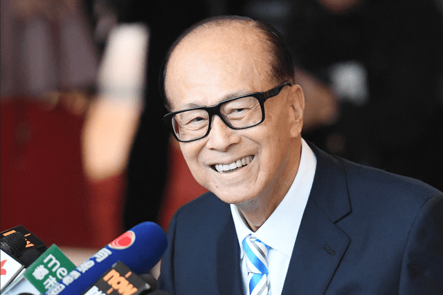 Li Ka-Shing dejó la escuela la escuela para trabajar y sobrevivir. Foto: AFP   