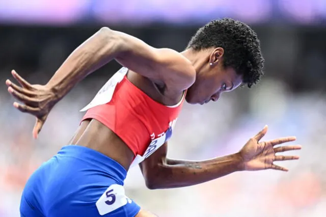 Si Paulino gana la medalla de oro, podría convertirse en la primera mujer dominicana en lograr tal hazaña. Foto: AFP   