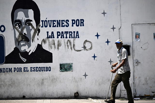 Desde la declaración de los resultados, que otorgaron a Maduro un tercer mandato, las calles de Venezuela se han llenado de manifestantes que exigen transparencia y justicia. Foto: AFP   