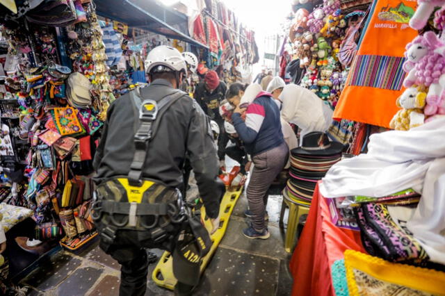 El II Simulacro de Sismo Multipeligro 2024 se llevó a cabo en el Mercado San Pedro. Foto: Luis Álvarez - LR   