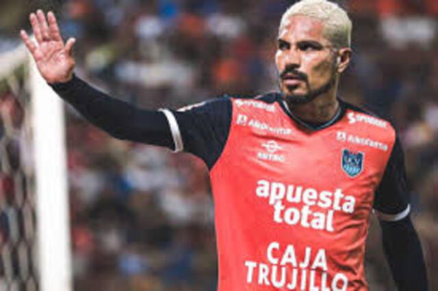 Paolo Guerrero jugó el Torneo Apertura de la Liga 1 y la Copa Sudamericana con la Universidad César Vallejo. Foto: Liga 1   