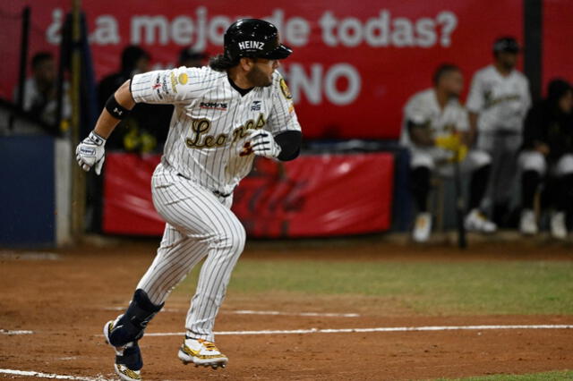 Eugenio Suárez fue campeón de la LVBP con el Caracas. Foto: AFP   