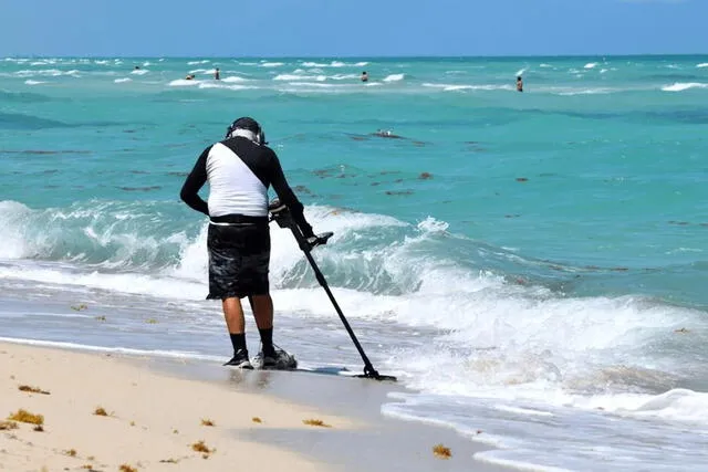  A pesar de los numerosos descubrimientos, se cree que aún existen millones de dólares en tesoros ocultos en las aguas de Florida. Foto: El Sol Latino    