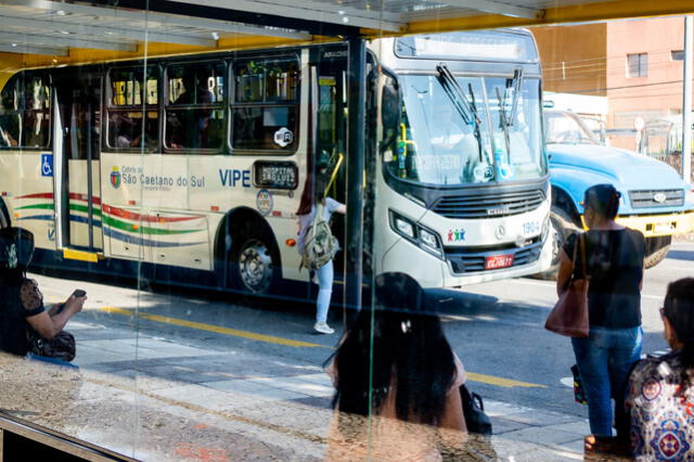 Brasil se destaca como el único país de América Latina que implementó el transporte público gratuito en varias de sus ciudades. Foto: Lela Beltrão/El País.   