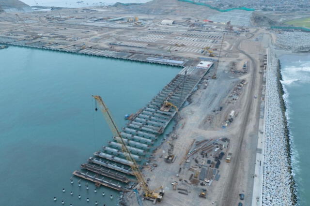 El impacto económico del puerto será de unos US$4.500 millones anuales. El impacto económico del puerto será de unos US$4.500 millones anuales.