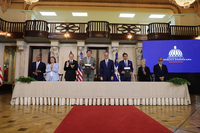 Así fue la firma del acuerdo entre Estados Unidos y República Dominicana. Foto: Embajada de Estados Unidos en Santoo Domingo   