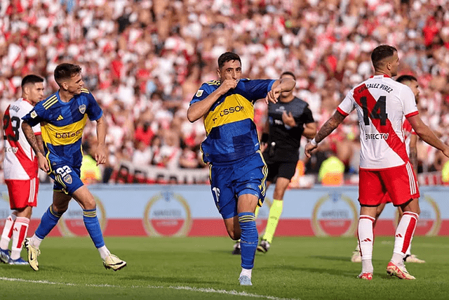 En el último superclásico, Boca se impuso con goles de Edinson Cavani y Miguel Merentiel (doblete). Foto: Lapresse   