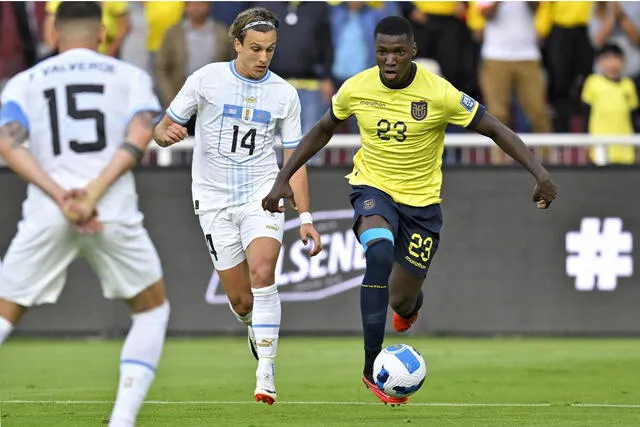 En la primera rueda, Ecuador le ganó 2-1 a Uruguay en Quito. Foto: AFP   