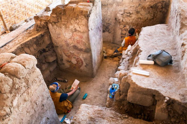  Los murales de la Sala de las Serpientes Trenzadas representan figuras míticas y ceremonias que muestran aspectos desconocidos de la religión. Foto: Rick Wicker   