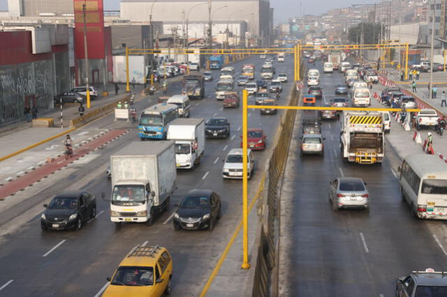  Las restricciones de circulación en la Carretera Central se aplicarán del 1 al 3 de noviembre, afectando a varios vehículos. Foto: Andina   