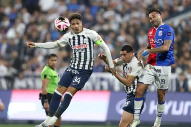  Paolo Guerrero en Alianza Lima. Foto: Caretas   