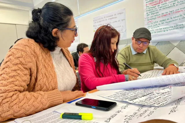 Más de 90.000 docentes participarán en la prueba nacional docente. Foto: Andina   