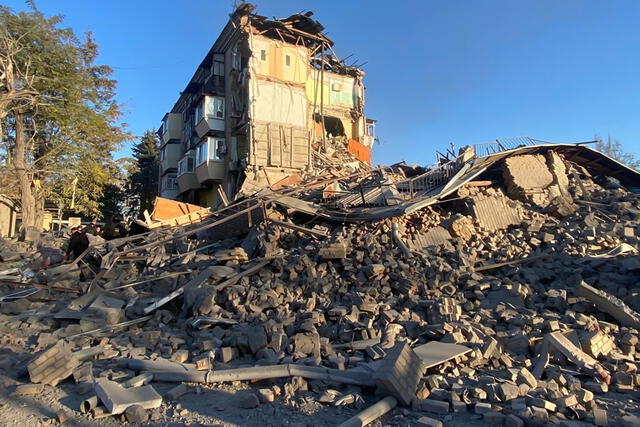 El ataque de ocho horas se caracterizó por la utilización de una gran cantidad de drones. Foto: AFP.   