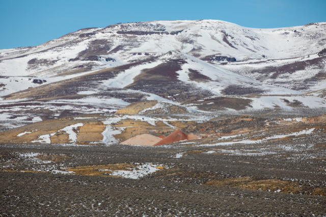 El litio más viable económicamente de McDermitt se almacena en arcillas del lecho del lago. Foto: Bradley W. Parks/OPB   