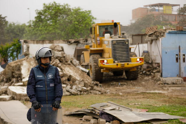 Agentes municipales también llegaron a la zona para resguardar las obras. Foto: MML   