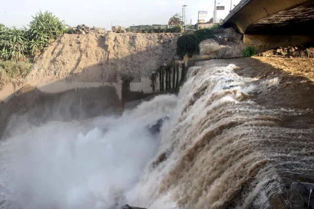 Aumento de caudal del Río Rímac genera preocupación en la población