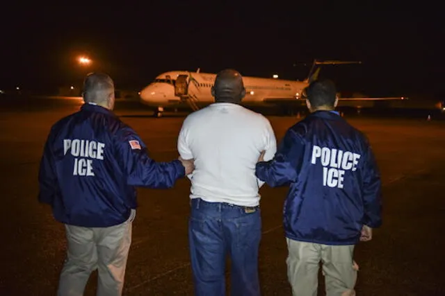 La deportación de un individuo puede complicar significativamente su futuro migratorio en Estados Unidos. Foto: Univision La deportación de un individuo puede complicar significativamente su futuro migratorio en Estados Unidos. Foto: Univision
