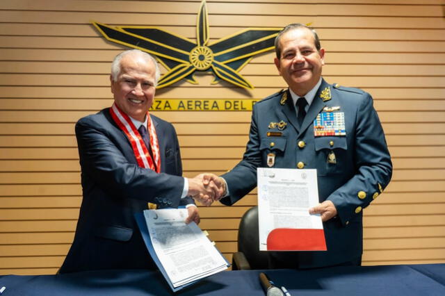  UNI y FAP firman acuerdo de cooperación en proyectos aeroespaciales. Foto: UNI.<br><br>    