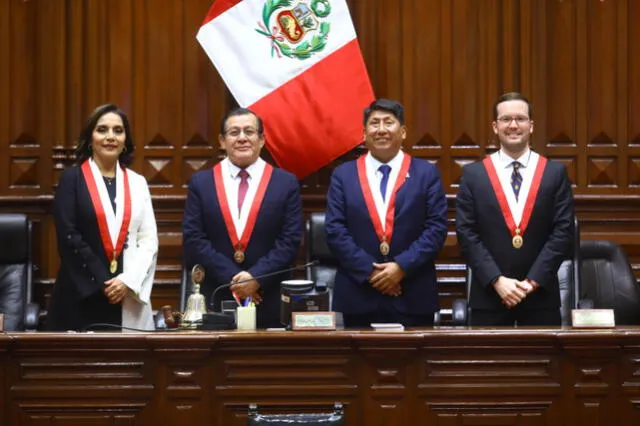  Promotores del presupuesto más grande de este Congreso en este siglo: la MDC de Eduardo Salhuana, Patricia Juárez, Waldemar Cerrón y Alejandro Cavero.   