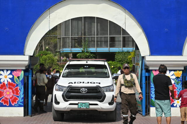 PNP realiza diligencias tras muerte de una mujer en piscina del club metropolitano Huiracocha. Foto: Miguel Vásquez/La República    