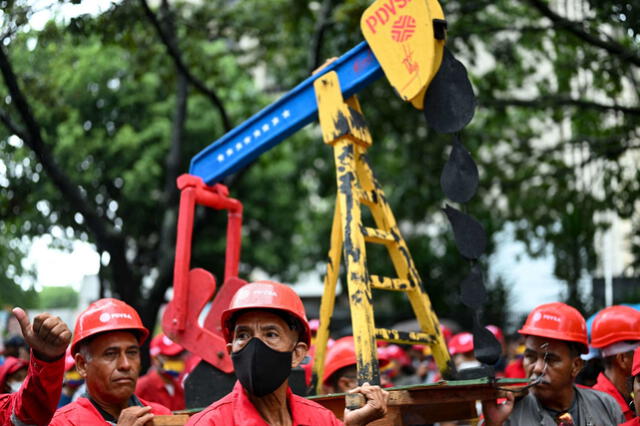 A pesar de sus ventajosos recursos, una combinación de mala gestión, crisis de producción, activos financieros insuficientes y sanciones económicas han afectado gravemente a la industria petrolera venezolana y a la economía nacional en su conjunto. Foto: CNN.   