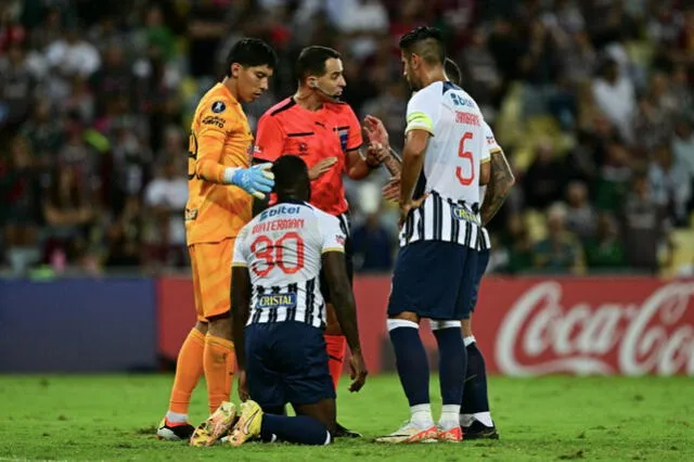 Esteban Ostojich dirigió a Alianza Lima en la Libertadores 2024. Foto: AFP   