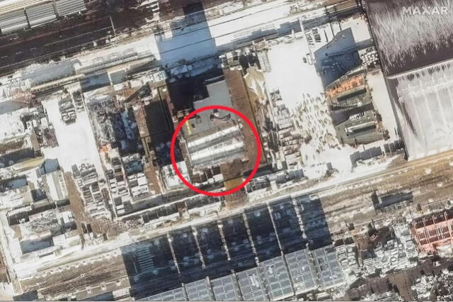 Las imágenes muestran pistas de prueba con un diseño característico de los portaaviones de clase Ford de EE. UU., sugiriendo que el nuevo portaaviones contará con cuatro catapultas electromagnéticas. Foto: Maxar Technologies   