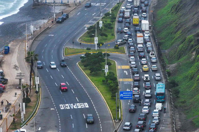 Los conductores deberán de tomar rutas alternas debido al cierre de la bajada Armendáriz Los conductores deberán de tomar rutas alternas debido al cierre de la bajada Armendáriz