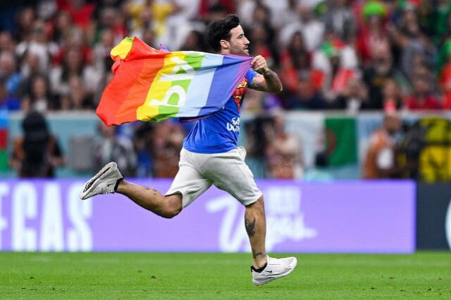 <em> Activista por la paz en Qatar 2022. Foto: difusión.</em>   
