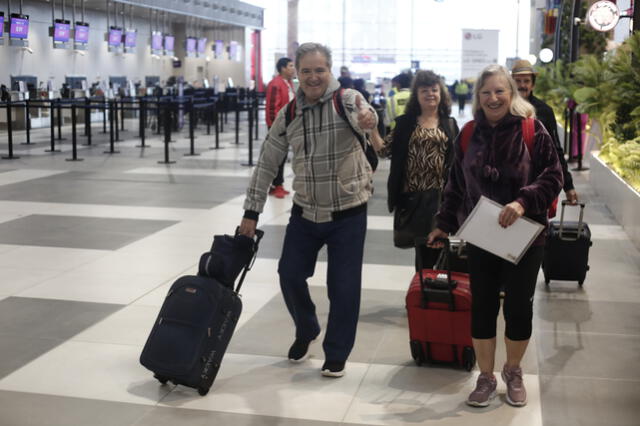 Pasajeros abordarán vuelos desde la 1 p. m. Foto: Marco Cotrina/La República   