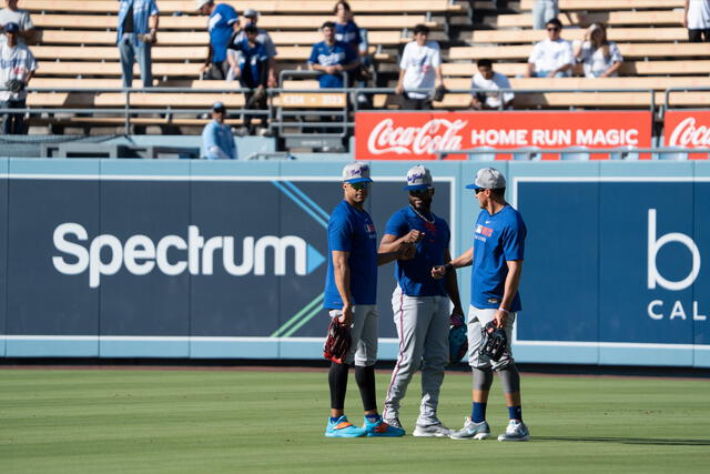 Dodgers en el terreno de juego. Foto: Dodgers/X Dodgers en el terreno de juego. Foto: Dodgers/X