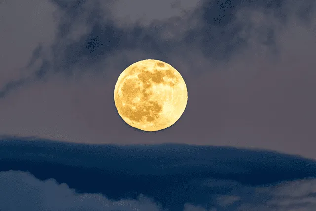 La Luna de Fresa de 2025 marca el inicio del verano en el hemisferio norte. Foto: IStock La Luna de Fresa de 2025 marca el inicio del verano en el hemisferio norte. Foto: IStock