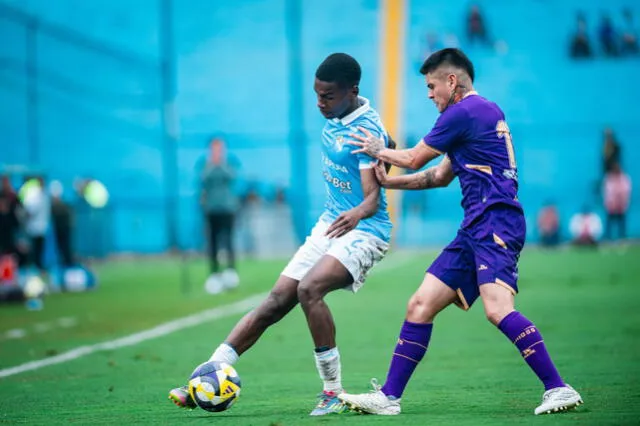 Duham Ballumbrosio se formó en las divisiones menores de Cristal. Foto: Sporting Cristal   
