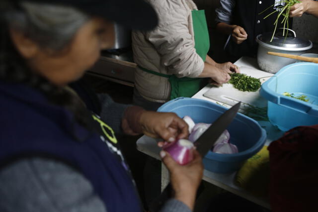 Red Metropolitana de Ollas Comunes exigen mejor calidad de los alimentos. Foto: Marco Cotrina/La República Red Metropolitana de Ollas Comunes exigen mejor calidad de los alimentos. Foto: Marco Cotrina/La República
