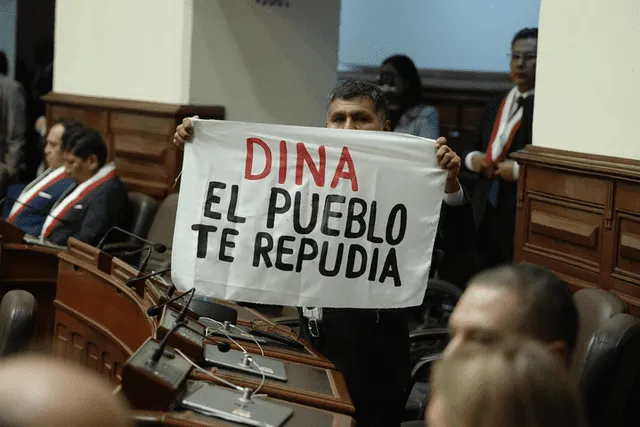 Jaime Quito de Bancada Socialista con frase alusiva a protestas. Foto: John Reyes / URPI - LR Jaime Quito de Bancada Socialista con frase alusiva a protestas. Foto: John Reyes / URPI - LR
