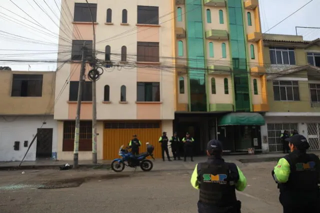  Atentado sucedió frente a un Hotel. Foto: Carlos Felix /URPI-LR  