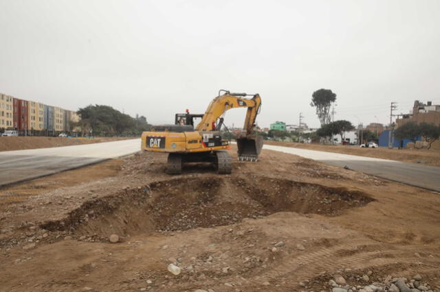 Maquinaria pesada aún en operación. Foto: Carlos Félix / La República Maquinaria pesada aún en operación. Foto: Carlos Félix / La República