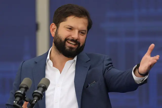  Las reformas de Boric no bastan para una correcta reestructura de las AFP, señalan expertos.   