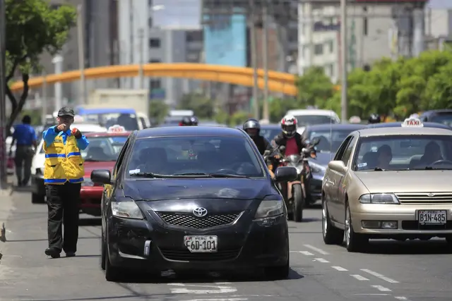 Puentes aéreos de la MML abrirían la puerta a la informalidad por circulación de colectivos. Foto: difusión Puentes aéreos de la MML abrirían la puerta a la informalidad por circulación de colectivos. Foto: difusión