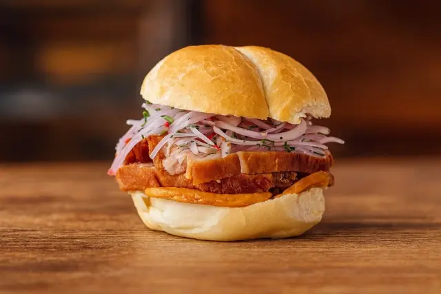  El pan con chicharrón es el mejor sánguche de América Latina.   