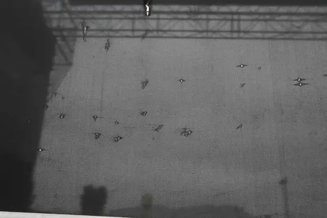  Más de 20 disparos se efectuaron contra la pantalla en concierto de Agua Marina. Foto: Marco Cotrina/La República   